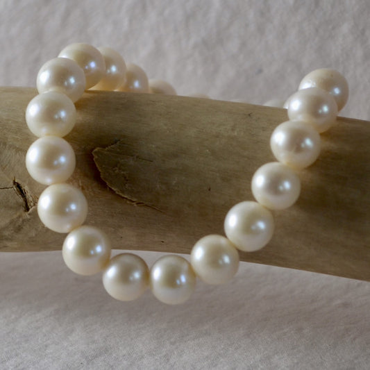 Classic Pearl Bracelet