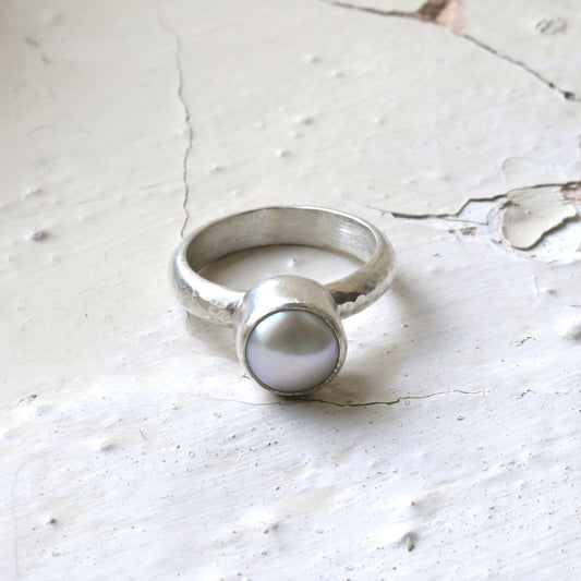 White Button Pearl Ring (Size L Only)