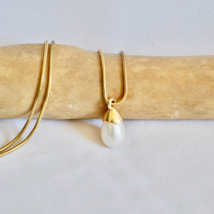 9ct Gold Teardrop Pendant Necklace