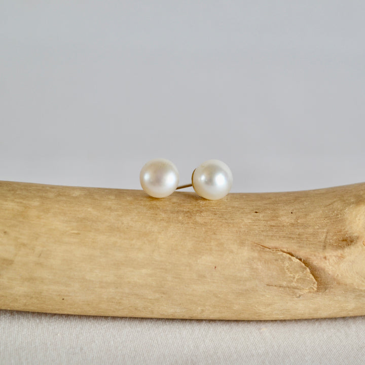 Classic Button Pearl Studs