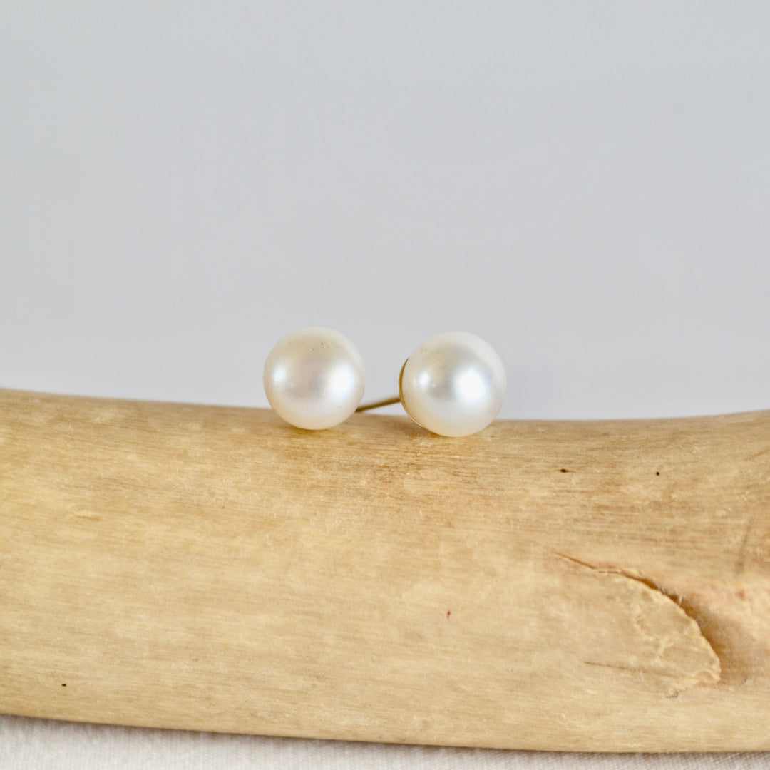 Classic Button Pearl Studs