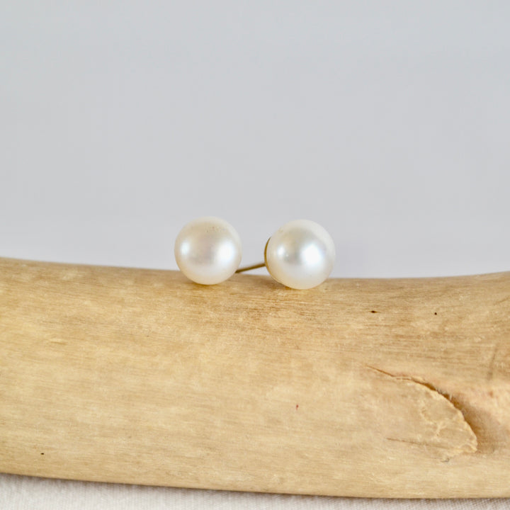 Classic Button Pearl Studs