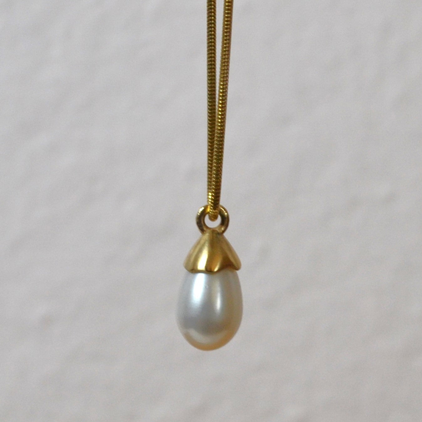 9ct Gold Teardrop Pendant Necklace