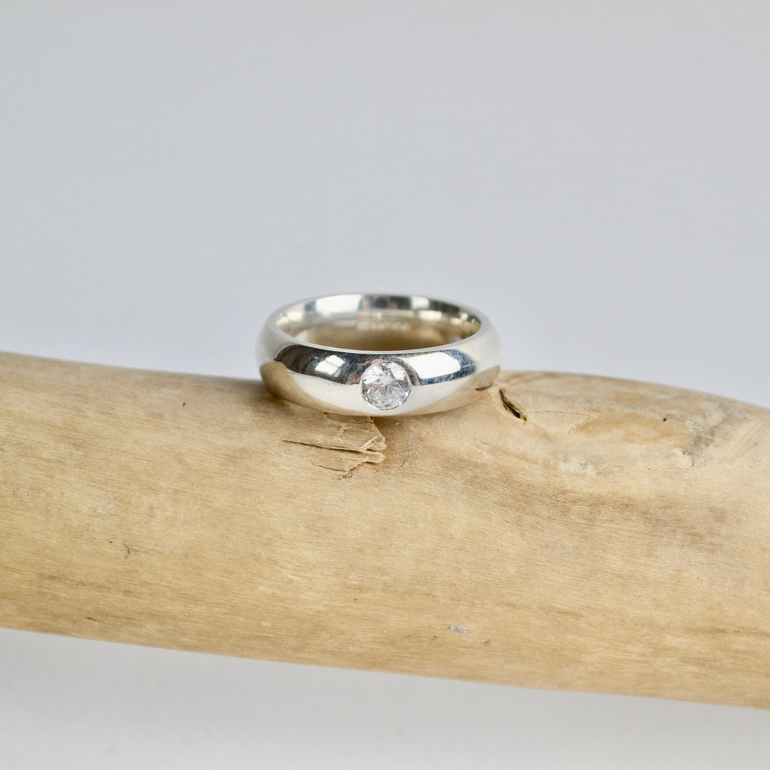 Round Diamond Band