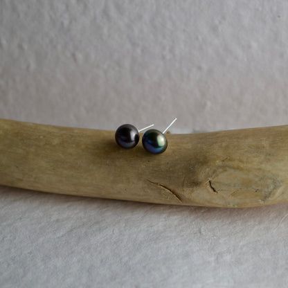 Classic Button Pearl Studs