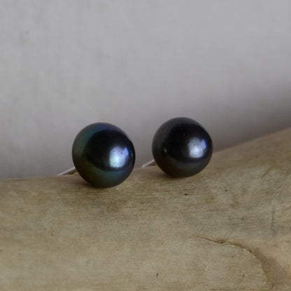 Classic Button Pearl Studs