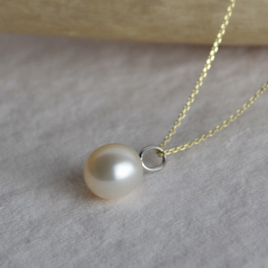 White Gold and Yellow Gold Teardrop Pendant