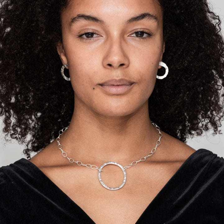 The Eye Catcher Necklace