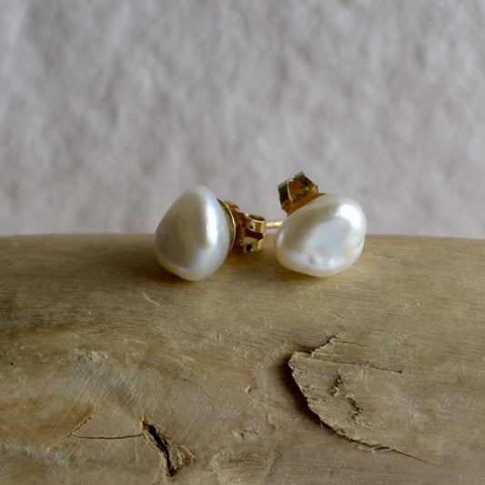 Keshi Pearl Stud Earrings in Gold