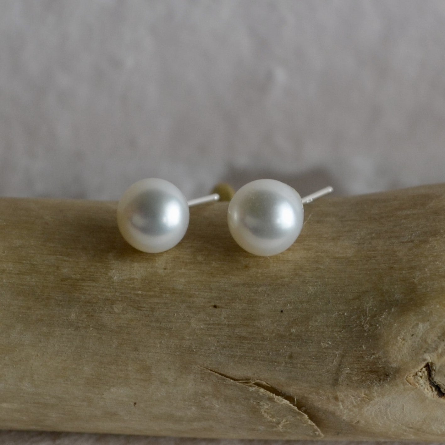 Classic Button Pearl Studs