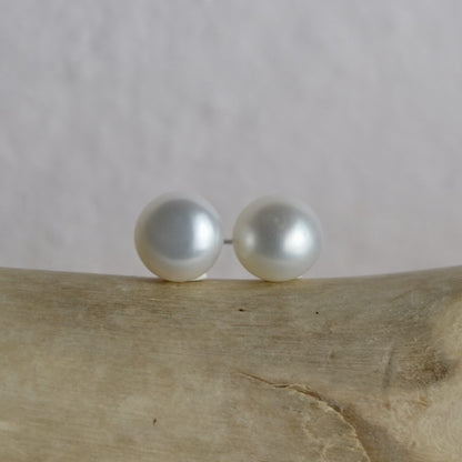Classic Button Pearl Studs