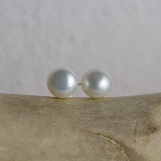 Classic Button Pearl Studs